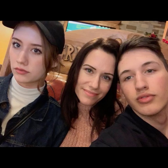 Meet your Posher, Brenna - Picture 6 of 13